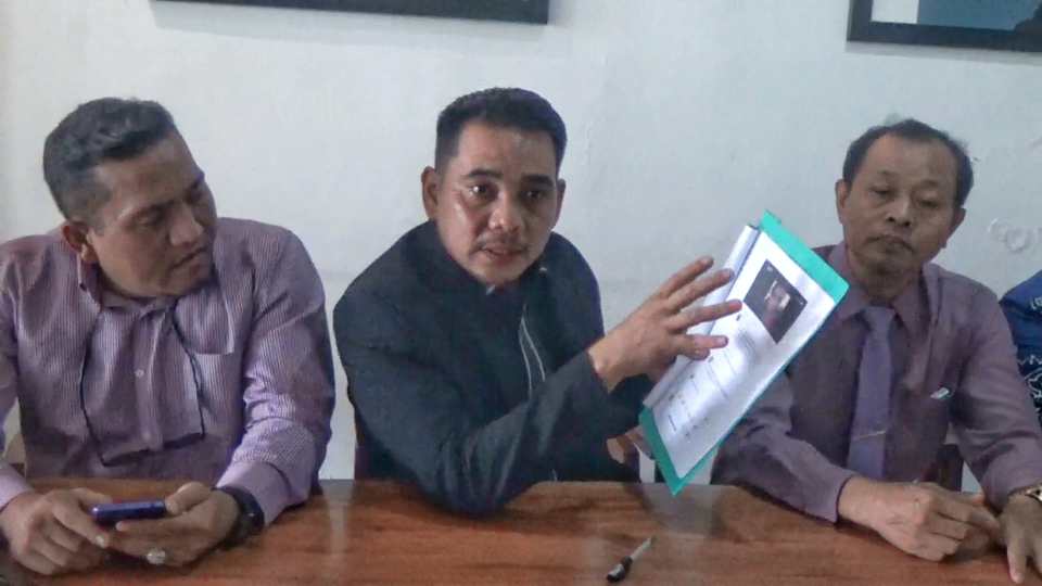 Wendy M Tanjung SH MH sebagai Ketua Tim Kuasa Hukum Ratu Thalisa alias Ratu Entok menunjukkan komentar netizen.