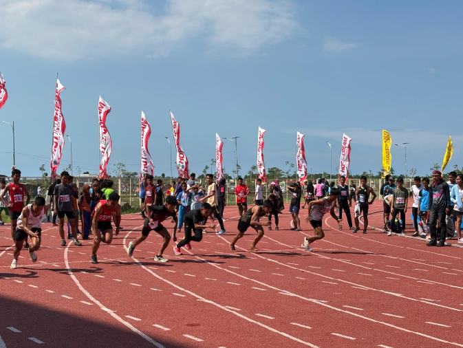 Para peserta run Festival yang sedang mengikuti pelaksanaan RUNFEST 2025