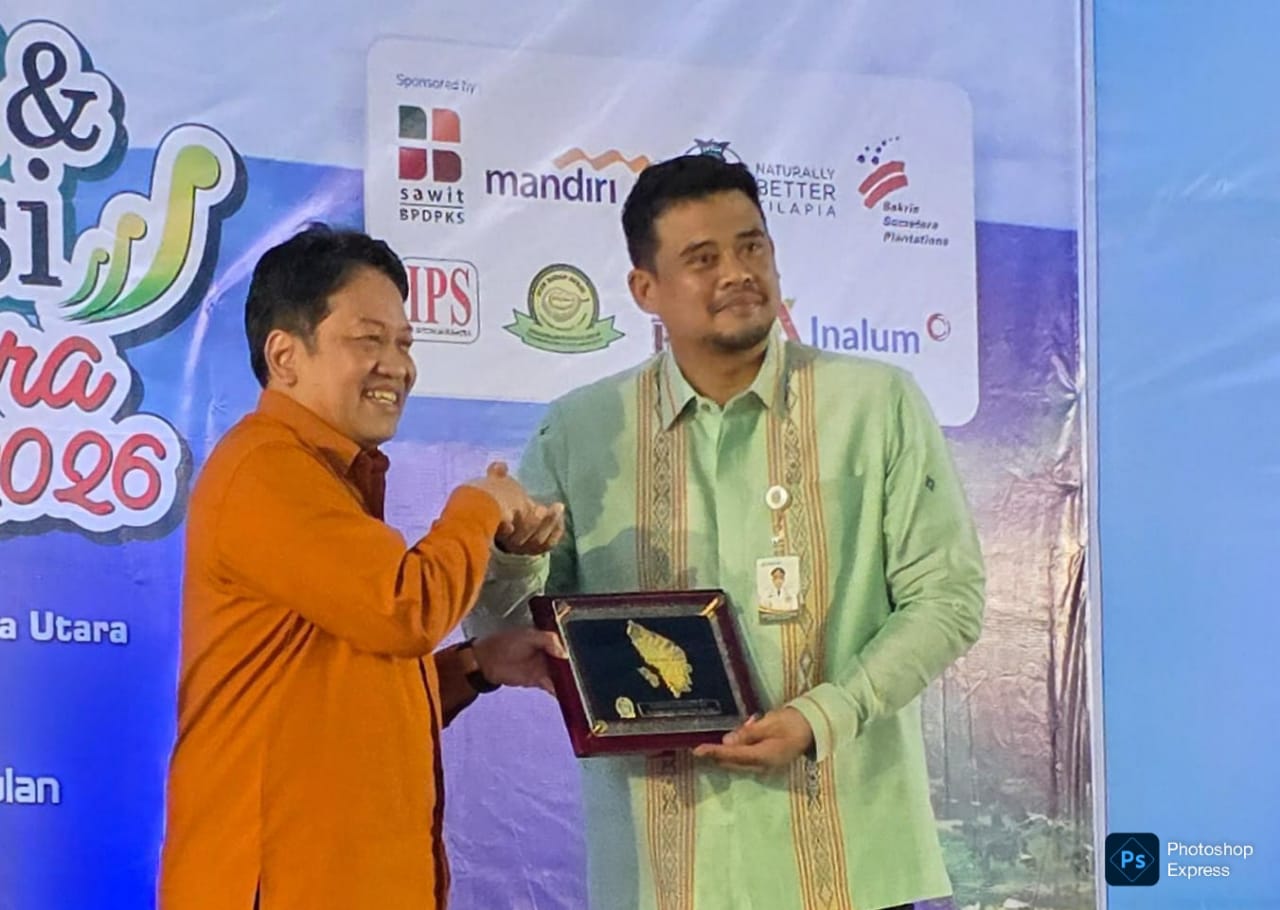 Bobby saat membuka Pekan Inovasi dan Investasi Sumatera Utara (PISU) 2026 ke-12 di Open Stage Parapat. (Kominfo Sumut Dok)