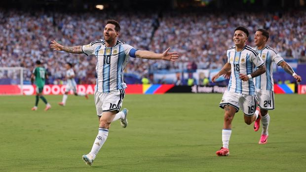 Lionel Messi selebrasi ketika hattrick kandaskan Aljazair. Skor akhir 3-0. (Ist)